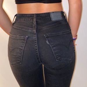Black LEVIS skinny jeans
